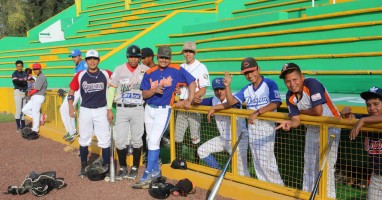 VISOR DE TALENTOS BÉISBOL MLB GRANDES LIGAS MARAZO 31 2016 COMUDE LEÓN DOMINGO SANTANA (3)
